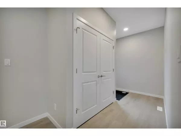 Edmonton, AB T6M3G2,9100 ELVES LO NW