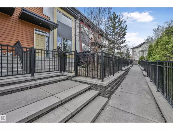 7506 MAY CM NW, Edmonton, AB T6R0G9