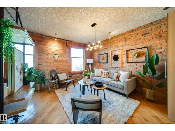 Edmonton, AB T5H2A8,#301 10141 95 ST NW