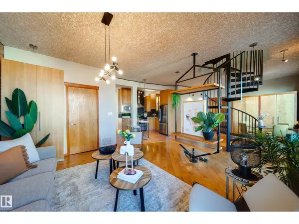 Edmonton, AB T5H2A8,#301 10141 95 ST NW