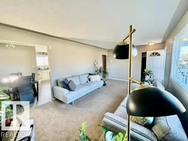 Edmonton, AB T6A0S8,4723 103 AV NW