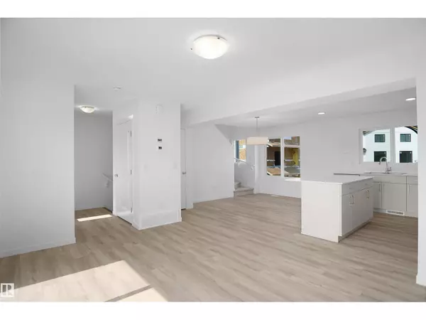 Edmonton, AB T6T2N8,#14 1430 Aster WY NW