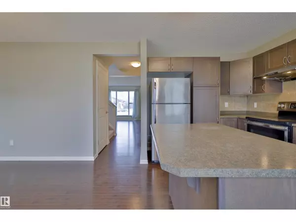 Edmonton, AB T5Z0J5,18056 89 ST NW