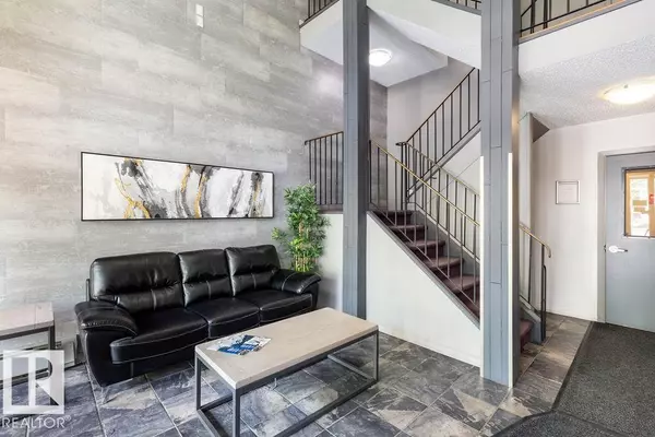 Edmonton, AB T5K1P4,#52 10208 113 ST NW