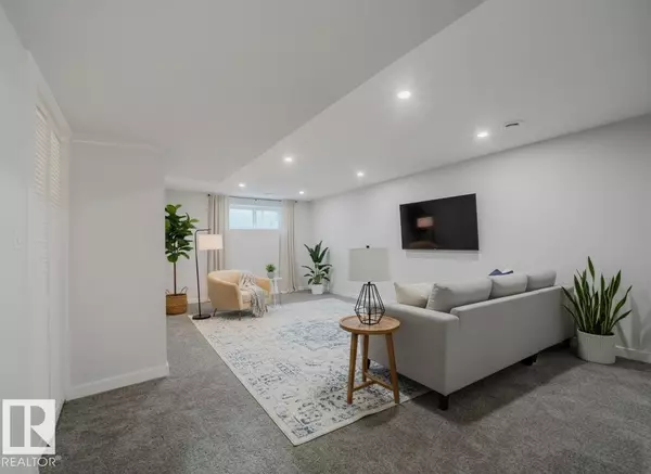 Edmonton, AB T5S0L4,21007 130 AV NW