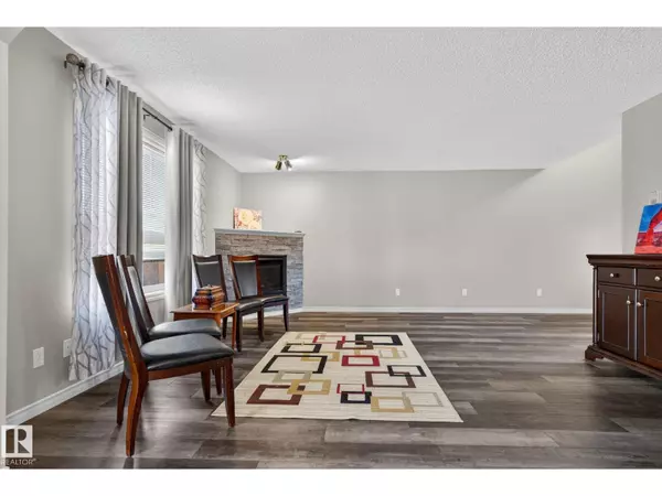 Edmonton, AB T6W1R4,3811 McLean CL SW