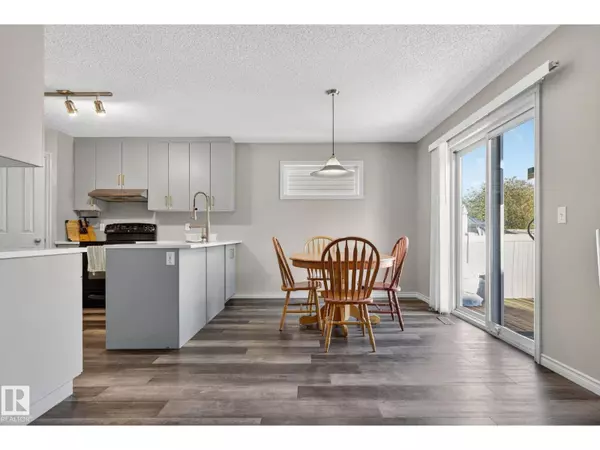 Edmonton, AB T6W1R4,3811 McLean CL SW