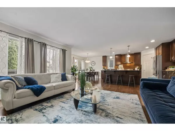 753 173B ST NW, Edmonton, AB T6W0M9