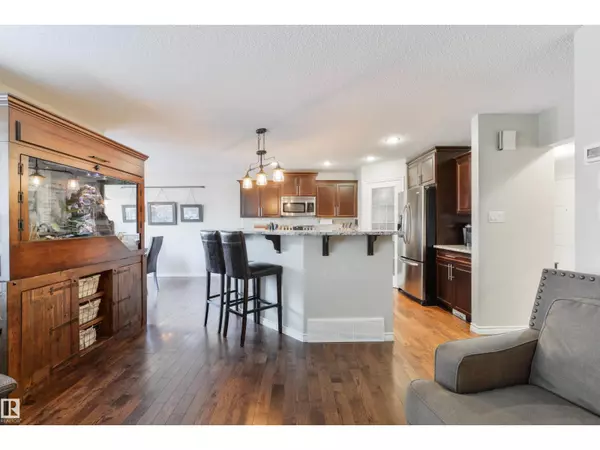 Edmonton, AB T6X0H9,8504 16A AV SW