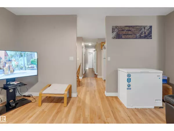 Edmonton, AB T5E5J8,12957 - 12959 117 ST NW