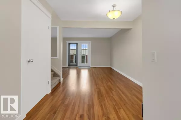 Edmonton, AB T5Y1T2,3317 139 AV NW