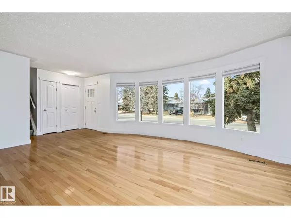 Edmonton, AB T5T0S3,8031 179A ST NW NW