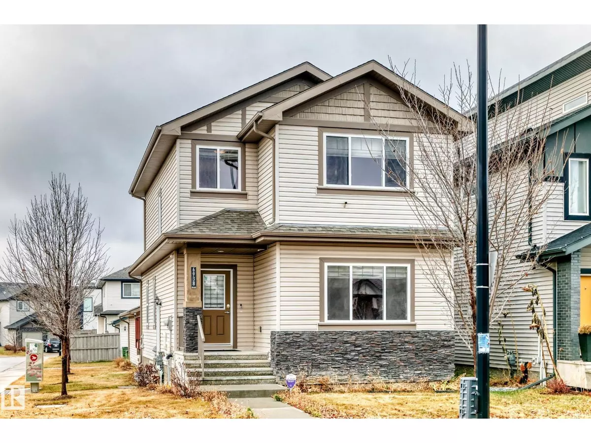 Edmonton, AB T6W2Y3,6938 CARDINAL WD SW