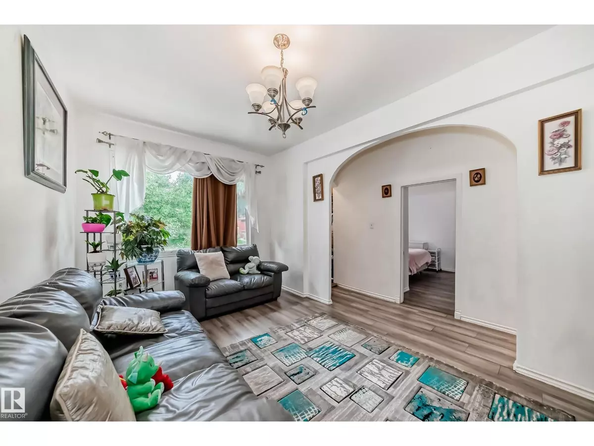 Edmonton, AB T5A1A2,13111 65 ST NW