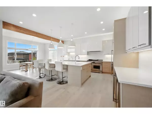 Edmonton, AB T6W2X5,2620 WHEATON CL NW