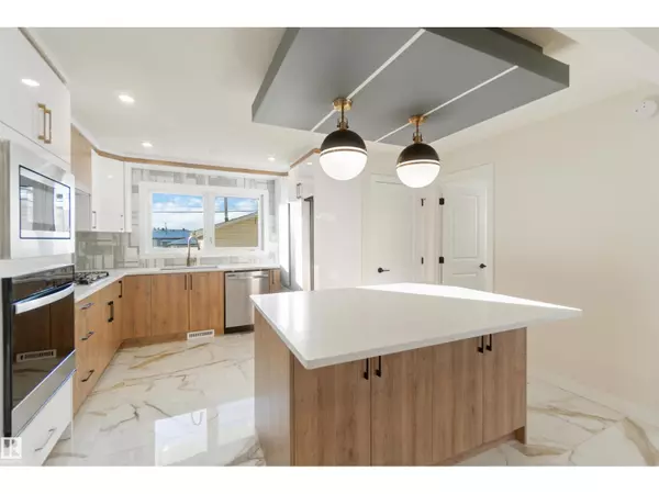 Edmonton, AB T5A0P1,5907 137 AV NW