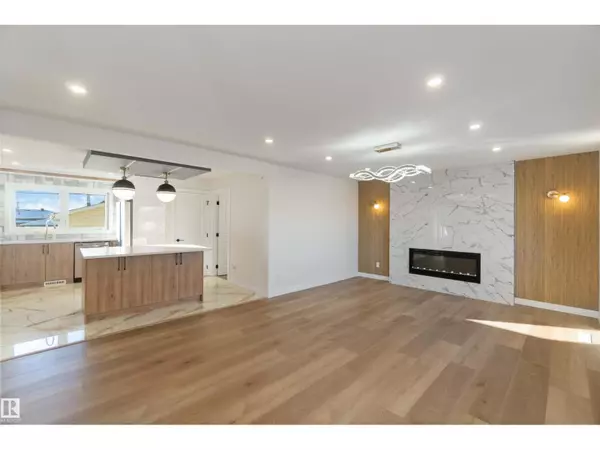 Edmonton, AB T5A0P1,5907 137 AV NW