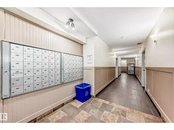 Edmonton, AB T5K1M7,#517 10235 112 ST NW