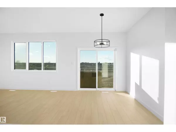 Edmonton, AB T6M1P7,2116 210 ST NW