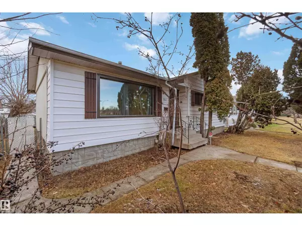 Edmonton, AB T5C1Z3,7811 130A AV NW