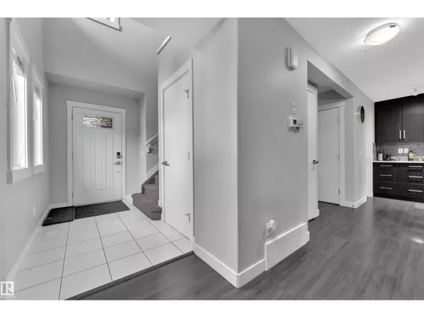 Edmonton, AB T6W2W1,728 177 ST SW