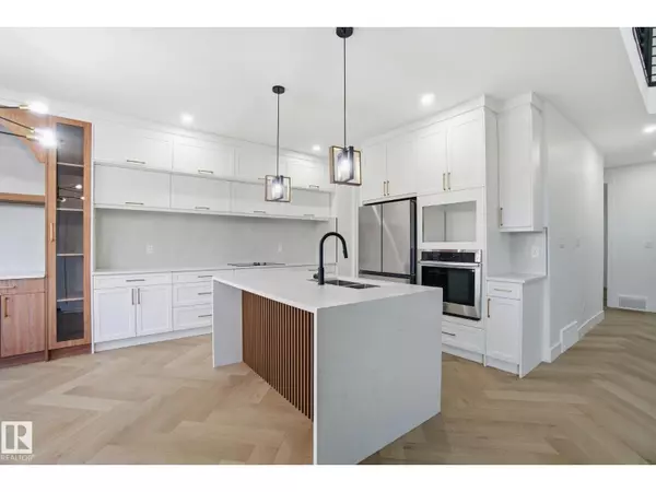 Edmonton, AB T6W5H2,3309 Chernowski WY SW