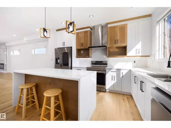 Edmonton, AB T6A2H1,10711 52 ST NW