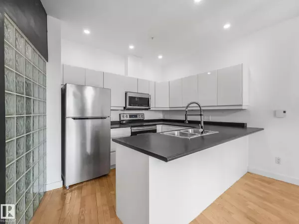 Edmonton, AB T5K0J5,#105 11415 100 AV NW