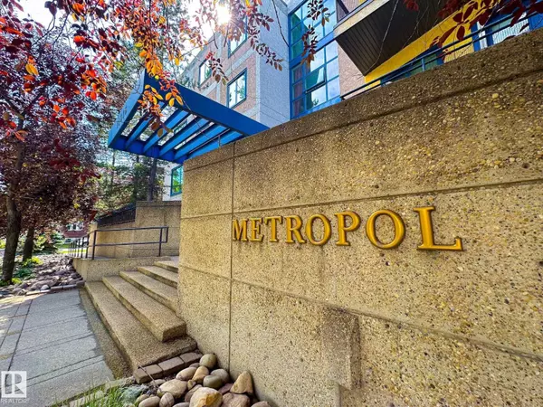 Edmonton, AB T5K0J5,#105 11415 100 AV NW