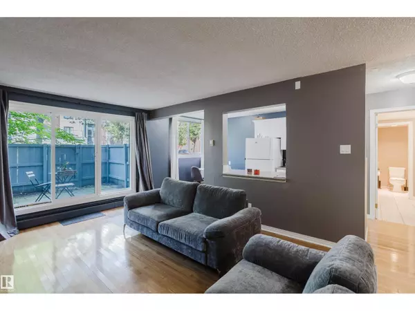 Edmonton, AB T5K2V9,#106 11217 103 AV NW