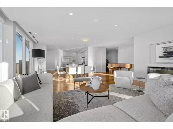 Edmonton, AB T5J0K6,#4704 10360 102 ST NW