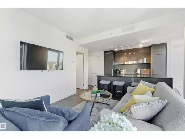 Edmonton, AB T5J0K6,#3208 10360 102 ST NW