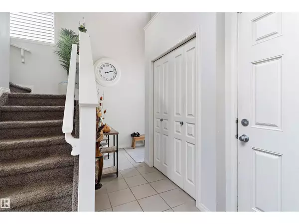 Edmonton, AB T6X0M1,6934 19A AV SW