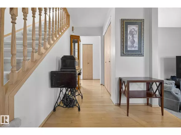 Sherwood Park, AB T8A0S9,103 MANOR PL