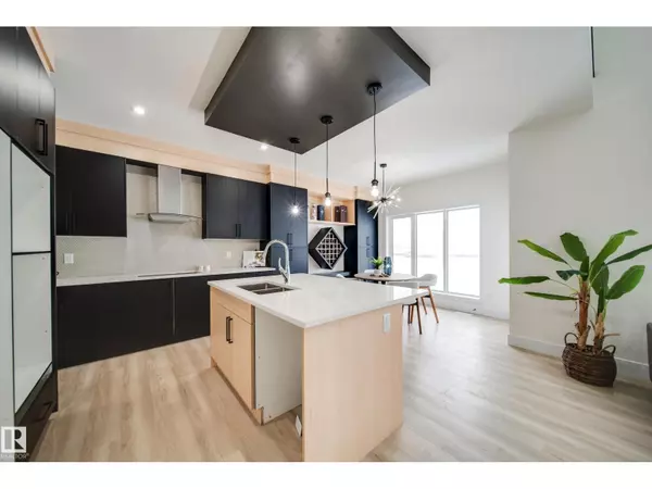 Edmonton, AB T5Z0W9,7156 177 AV NW