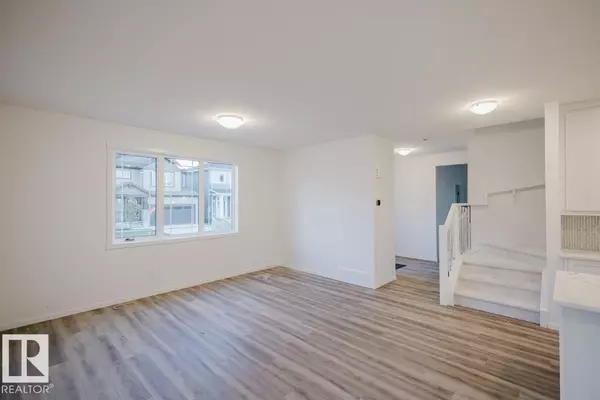 Edmonton, AB T6M2P5,1607 206 ST NW