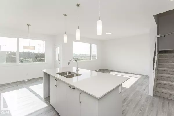 Edmonton, AB T6M3G8,2361 EGRET WY NW