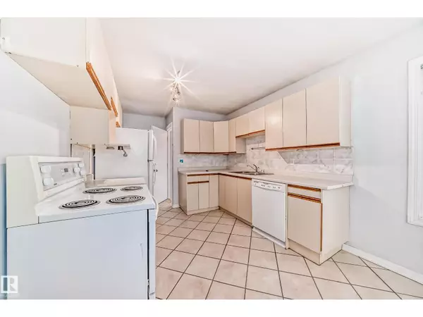 Edmonton, AB T6C0H3,7539 76 AV NW