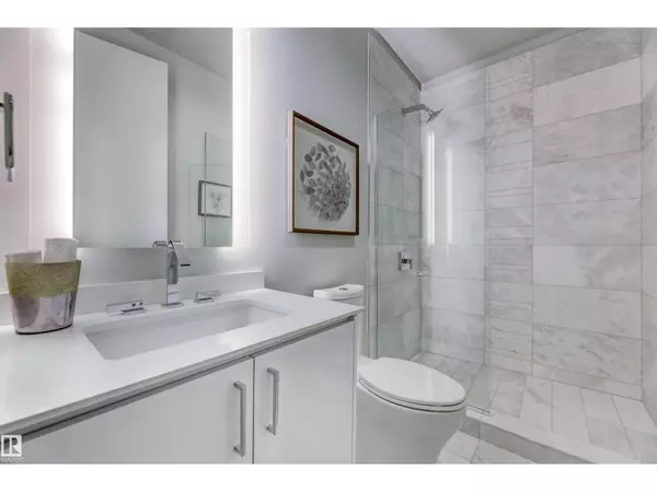 Edmonton, AB T5J0K6,#4501 10360 102 ST NW