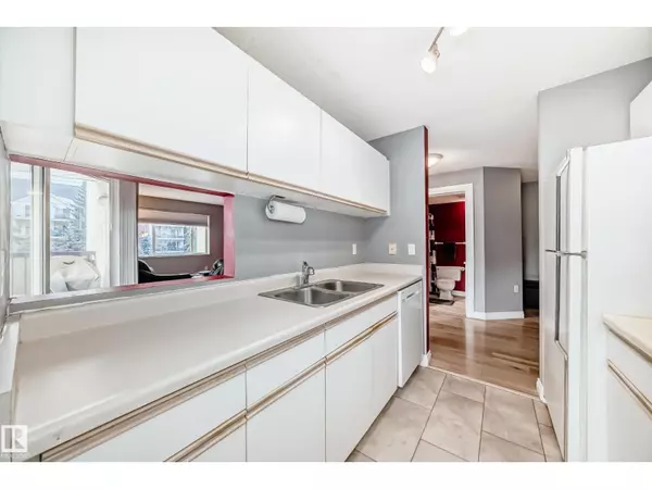 Edmonton, AB T5H4L5,#239 10636 120 ST NW