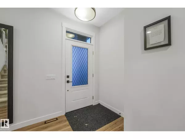 Edmonton, AB T5S0N8,707 KINGLET BV NW