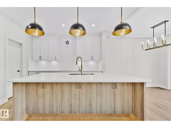 Edmonton, AB T6W4L5,6636 CRAWFORD LANDING LD SW