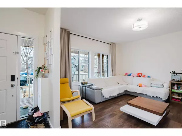 Edmonton, AB T6W2H4,2124 GLENRIDDING WY SW