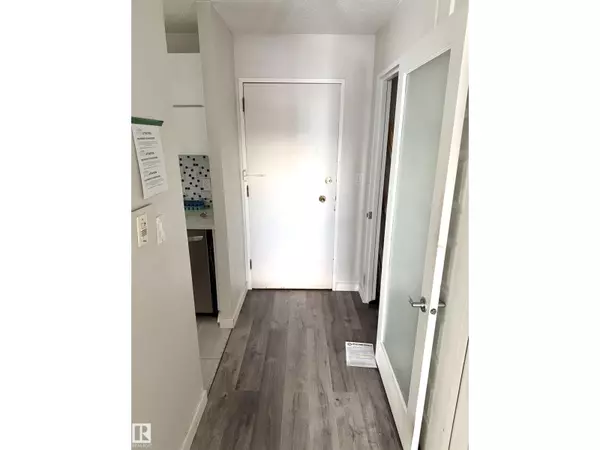 Edmonton, AB T5N3R2,#1001 13910 Stony Plain Road NW NW