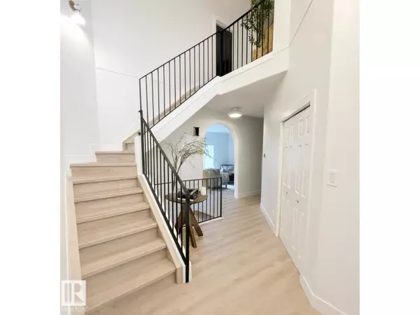 Edmonton, AB T5T5S4,820 ORMSBY CL NW