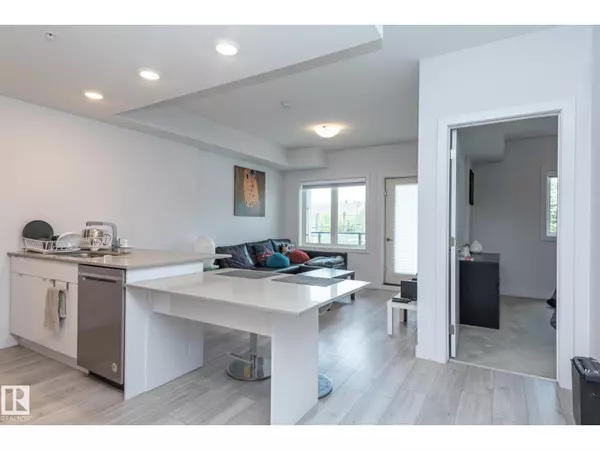 Edmonton, AB T6C3L5,#207 8510 90 ST NW