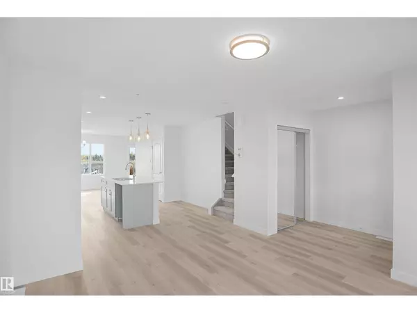 Edmonton, AB T6W4J9,1210 Keswick DR SW