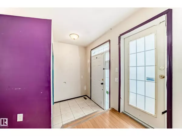 Edmonton, AB T5H2W6,11642 103 AV NW