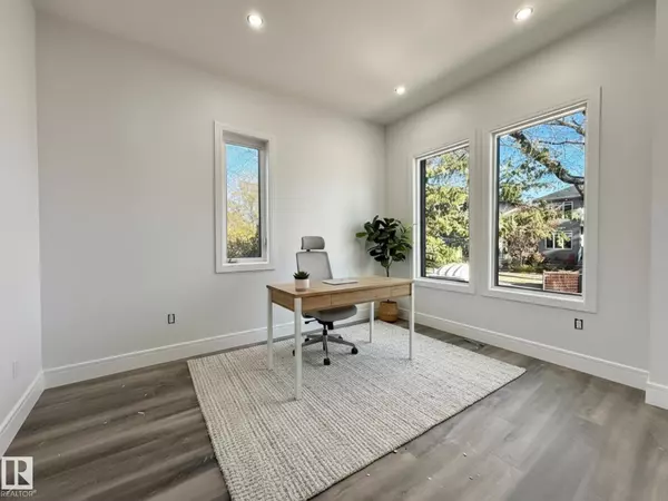 Edmonton, AB T5M0M5,11230 125 ST NW