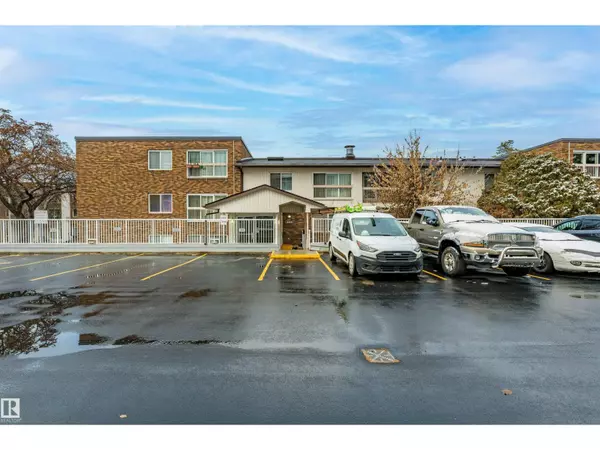 Edmonton, AB T6J0R5,#202 11450 40 AV NW